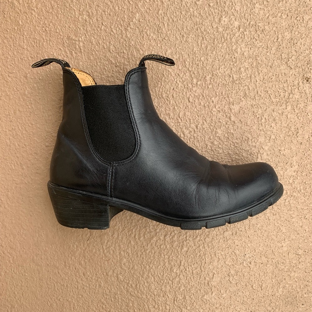 Blundstone Heeled Boot Size 9 in Black